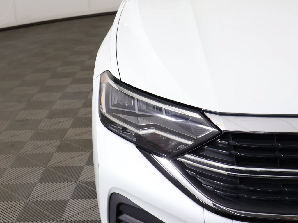 Used 2022 Volkswagen Jetta SE FWD image 12
