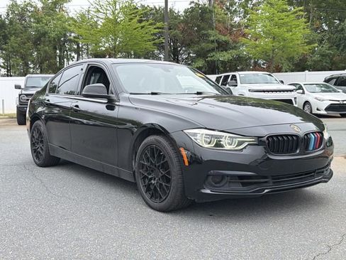 Used 2018 BMW 330i xDrive Sedan w/ Convenience Package AWD/4WD image 3
