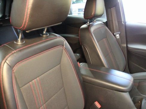 Used 2022 Chevrolet Equinox RS image 11