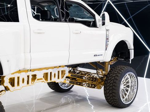 Used 2025 Ford F550 4x4 Crew Cab Super Duty image 10