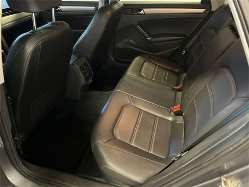 Used 2021 Volkswagen Passat 2.0T SE image 14