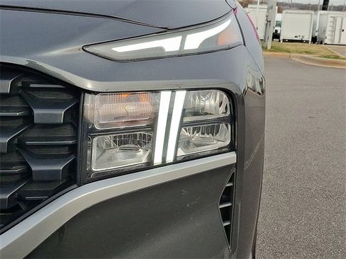 Used 2023 Hyundai Santa Fe SEL image 9