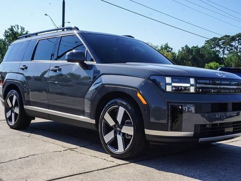 Used 2025 Hyundai Santa Fe Limited image 2