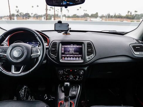 Used 2019 Jeep Compass Trailhawk image 12