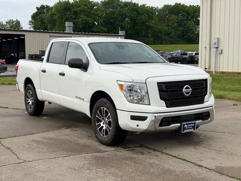 Used 2023 Nissan Titan SV AWD/4WD image 1