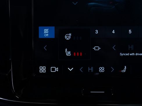 Used 2023 Volvo XC40 Recharge Ultimate image 14