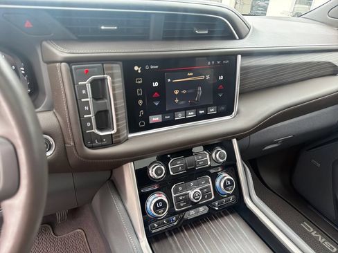 Used 2023 GMC Yukon XL Denali w/ Denali Reserve Package AWD/4WD image 20