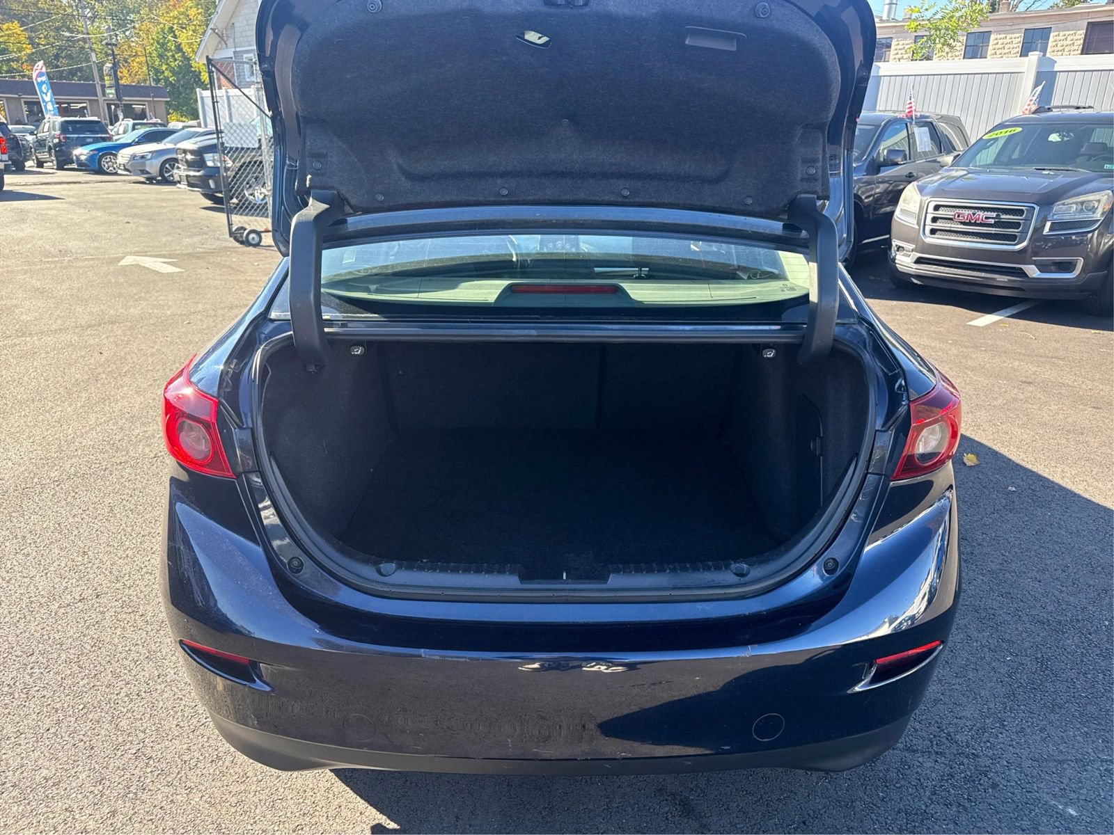 Used 2018 MAZDA MAZDA3 Sport w/ Preferred Equipment Package FWD image 13