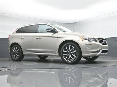 Used 2017 Volvo XC60 T6 Dynamic w/ Preferred Option Package image 9