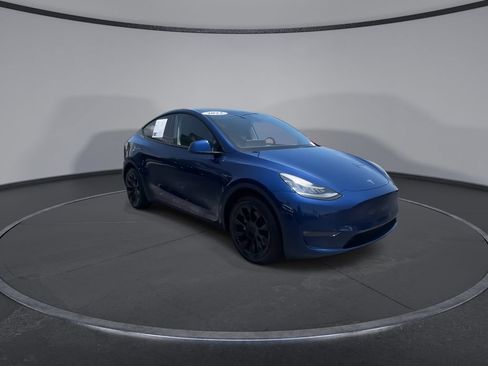 Used 2023 Tesla Model Y Long Range AWD/4WD image 3