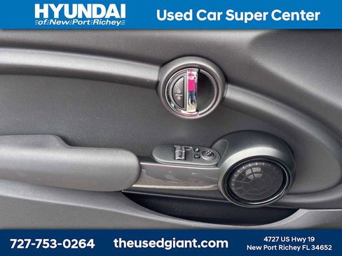 Used 2016 MINI Cooper 2-Door Hardtop image 10