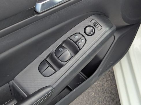 Used 2025 Nissan Altima 2.5 SV FWD image 27