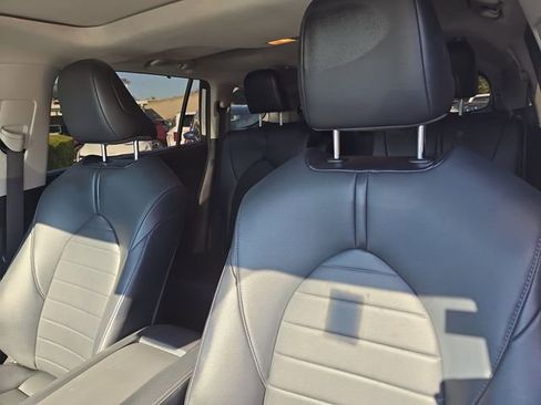 Used 2021 Toyota Highlander XLE image 25