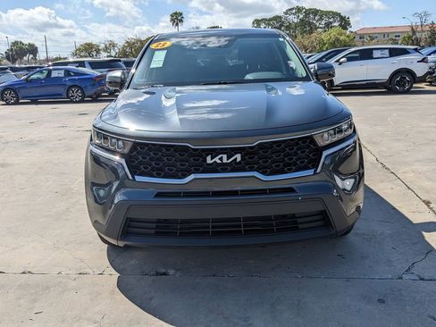 Certified 2023 Kia Sorento LX image 3
