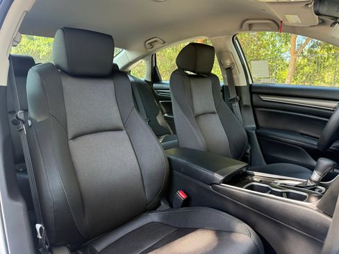 Used 2018 Honda Accord LX image 15