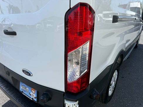 Used 2017 Ford Transit 250 148 Medium Roof RWD image 40