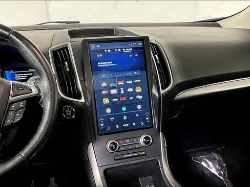 Used 2022 Ford Edge SEL w/ Convenience Package image 6