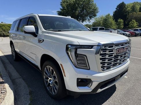 Used 2025 GMC Yukon XL Denali w/ Sun & Power Step Package AWD/4WD image 1