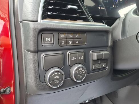 New 2026 Chevrolet Suburban High Country RWD image 15
