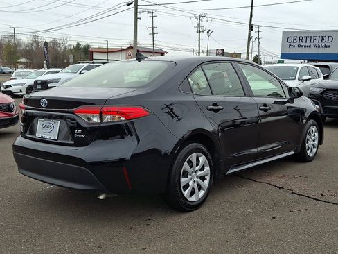 Used 2025 Toyota Corolla LE image 4