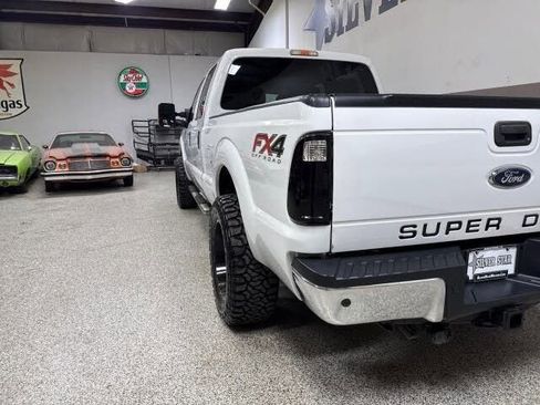 Used 2015 Ford F250 XLT w/ FX4 Off-Road Package AWD/4WD image 9