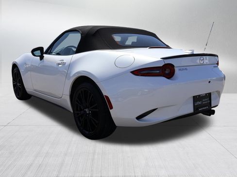 Certified 2025 MAZDA MX-5 Miata Club RWD image 5