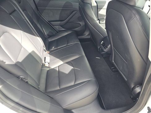 Used 2023 Tesla Model 3 Standard Range image 5
