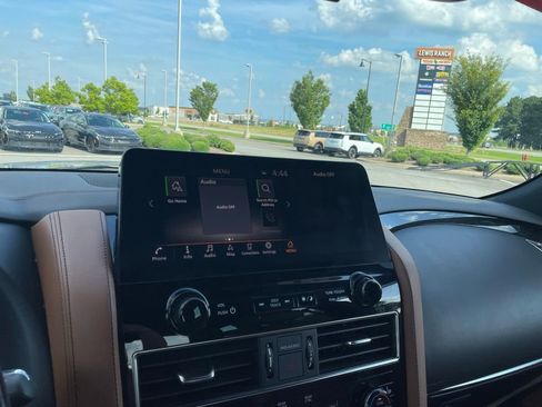 Used 2023 INFINITI QX80 Sensory w/ All-Season Package RWD image 16