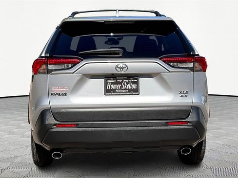 Used 2019 Toyota RAV4 XLE image 4
