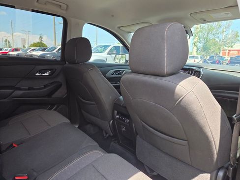 Used 2021 Chevrolet Traverse LT FWD image 12