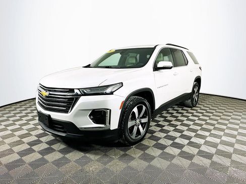 Used 2023 Chevrolet Traverse LT w/ LT Premium Package image 5