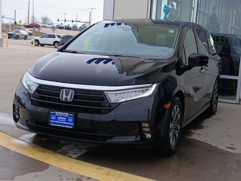 Used 2023 Honda Odyssey EX-L image 3