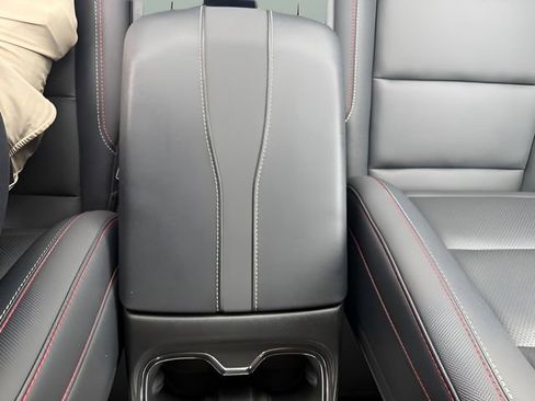 Used 2024 Chevrolet Traverse Z71 AWD/4WD image 13