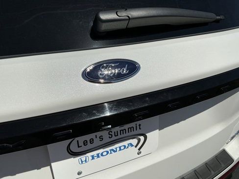 Used 2025 Ford Explorer ST-Line w/ ST-Line Street Pack AWD/4WD image 5