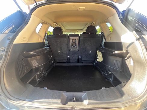 Used 2015 Nissan Rogue SV w/ SV Moonroof Package image 14