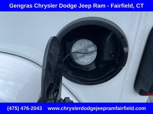 Used 2024 Jeep Wrangler Unlimited Sahara AWD/4WD image 37