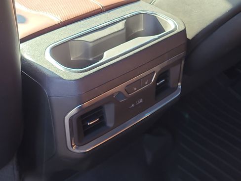 Used 2024 GMC Sierra 2500 Denali Ultimate image 18