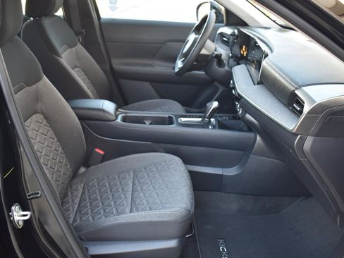 Certified 2025 Nissan Kicks SV image 41