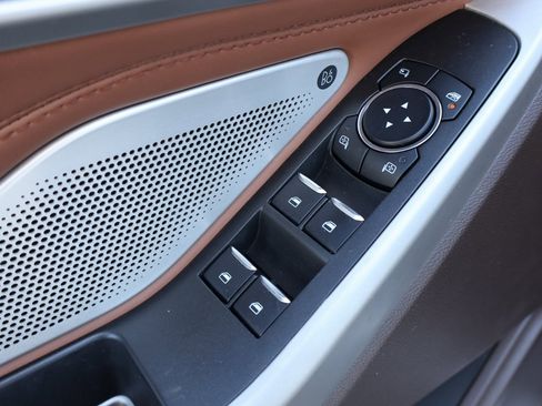 Used 2024 Ford Explorer King Ranch w/ Technology Package image 11