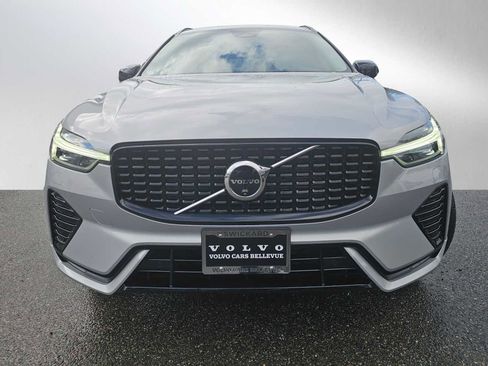 Certified 2025 Volvo XC60 B5 Plus AWD/4WD image 9
