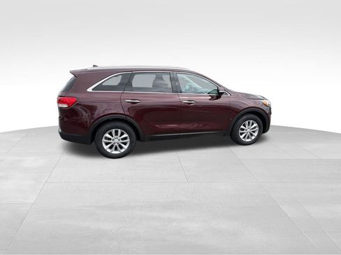Used 2018 Kia Sorento AWD image 10