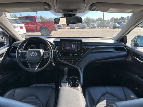 Used 2024 Toyota Camry SE image 30