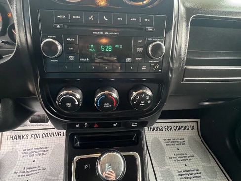 Used 2016 Jeep Patriot High Altitude AWD/4WD image 15