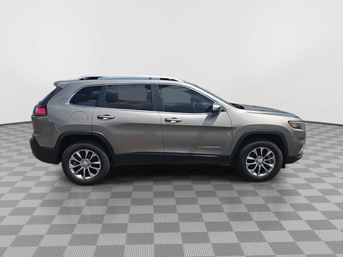 Used 2021 Jeep Cherokee Latitude Plus w/ Mopar Interior Package AWD/4WD image 9