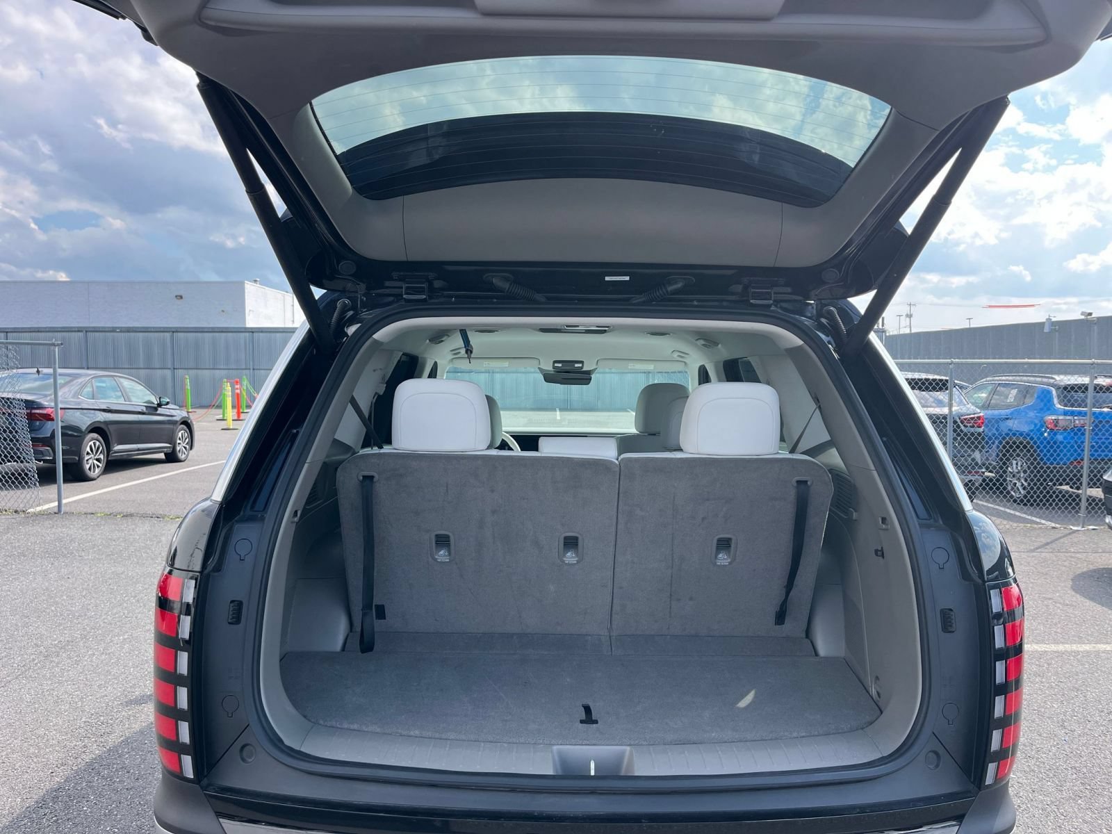 Used 2026 Hyundai Palisade SEL FWD image 33
