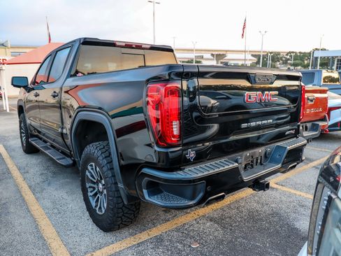 Used 2019 GMC Sierra 1500 AT4 w/ Off Road Performance Package AWD/4WD image 11