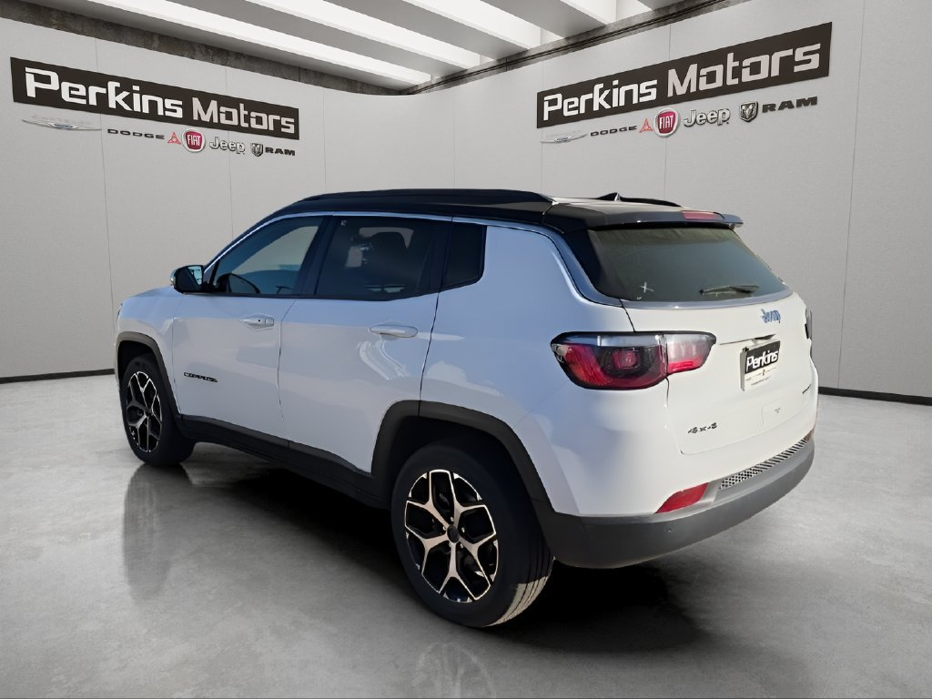 Used 2025 Jeep Compass Limited AWD/4WD image 3