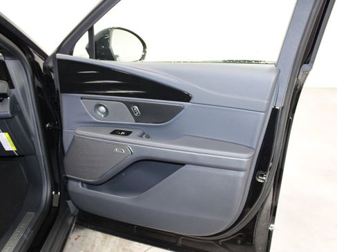 New 2025 Lincoln Nautilus Premier w/ Equipment Group 102A image 29