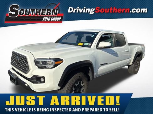 Used 2023 Toyota Tacoma TRD Off-Road image 1