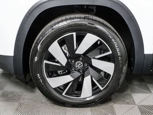 New 2026 Volkswagen Atlas Cross Sport SEL AWD/4WD image 39